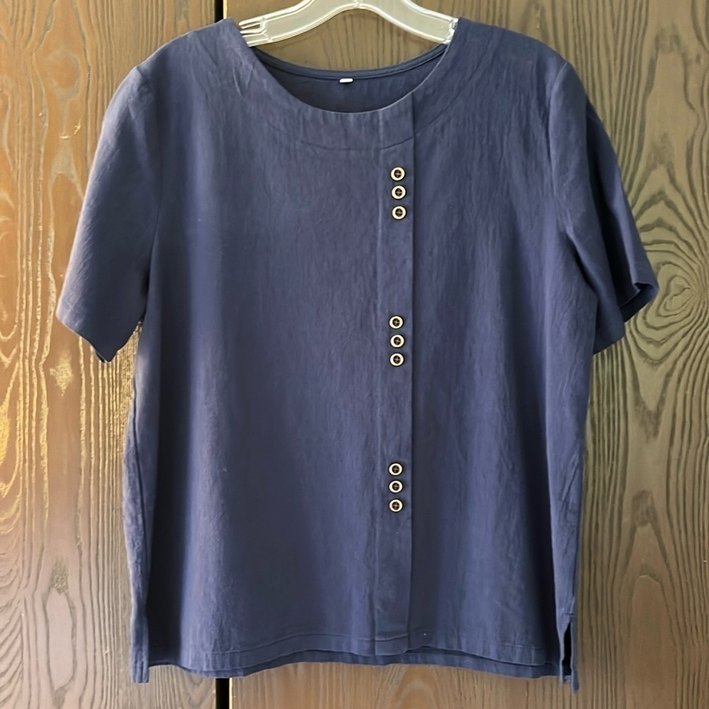 No Brand navy blue. Short sleeved blouse. Size Medium.